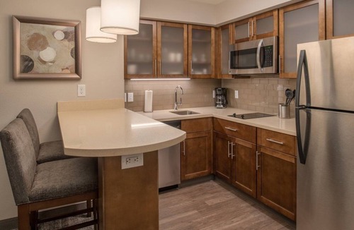 Hillsboro Apartment | 1BR Queen Suite w/Kitchen | Breakfast + Pool