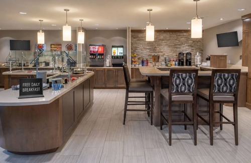 Hillsboro Apartment | 1BR Queen Suite w/Kitchen | Breakfast + Pool