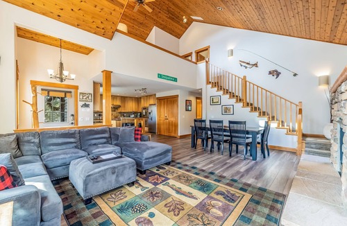 Ronald House | 1PM In/Out- Affordable Gem–Pet Friendly/Spa+GmRm+Pool Access
