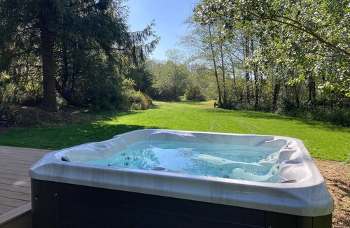 Rockaway Beach House | 2 acre Retreat-walk to beach/hot tub/sauna