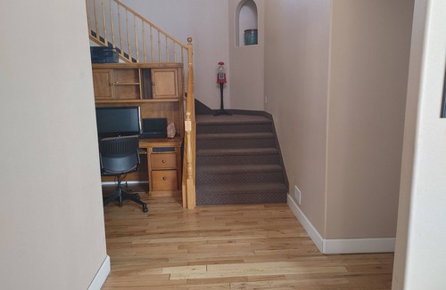 St. George House | #2 - Beautiful room with a view with a King bed