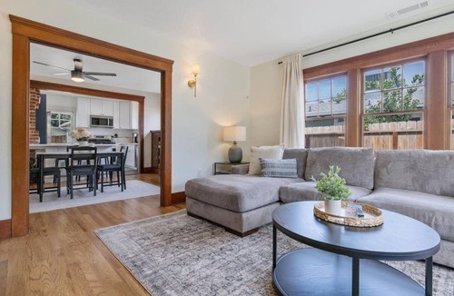Visalia House | 2 bed, 2 bath, historic beauty, walk downtown
