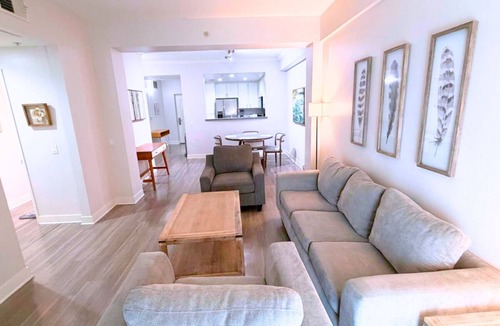 Westwood Apartment | 2 Bed Apartment in a Full Service Building L11-A
