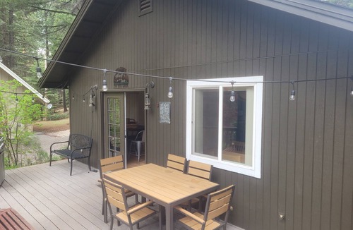Peninsula Village Cabin | 2 Bedroom/1 Bathroom - Lake Front!