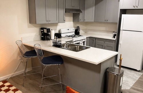 North Hollywood Apartment | 2-bedroom apartment in beautiful Los Angeles fully furnished