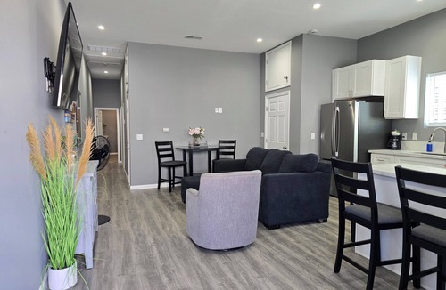 Stockton House | 2 bedroom house in peaceful San Diego