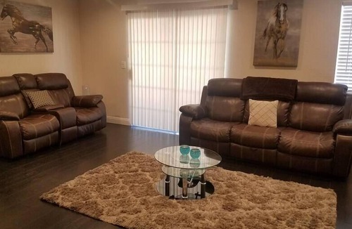 Las Vegas Condo | 2 bedroom (king size beds), 2 bathroom near Red Rock