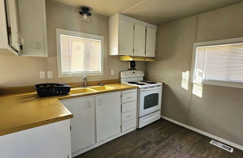 Naches House | 2-bedroom mobile home in welcoming Naches country area