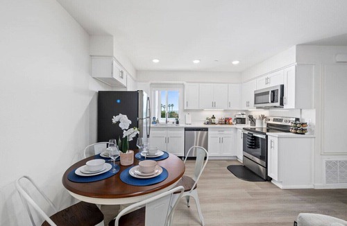 Crown Point Apartment | 2 Blocks to Beach! King Beds, Fast Wi-Fi, Parking
