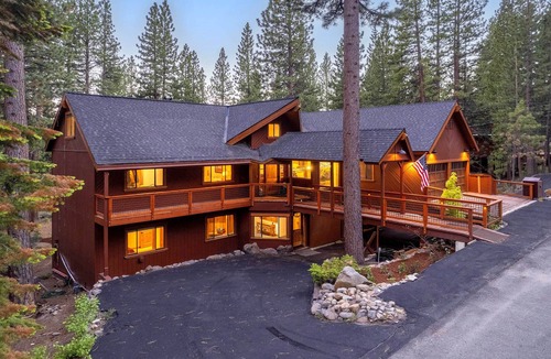 Incline Village House | 2 Blocks to Lake Tahoe! Group Gem w/ Hot Tub