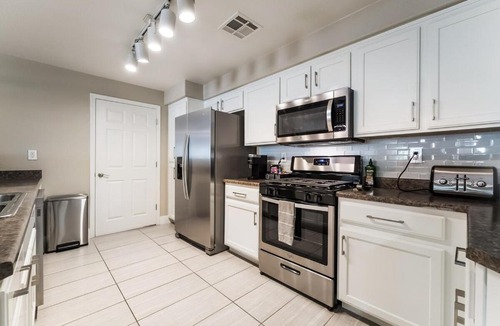 Rhodes Ranch Apartment | 2 BR Vegas Oasis Pool Parking Near Strip