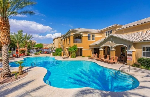 Rhodes Ranch Apartment | 2 BR Vegas Oasis Pool Parking Near Strip