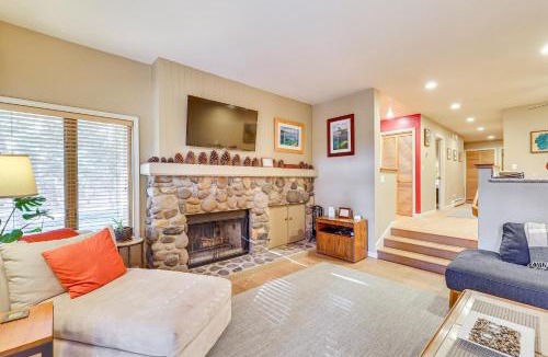 Incline Village House | 2 Mi to Diamond Peak! Corner-Unit Condo w/Hot Tub