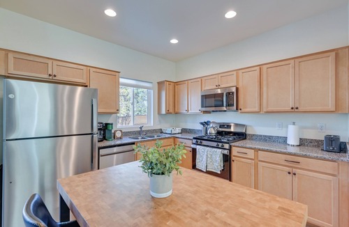 Flagstaff Cottage | 2 Mi to Dtwn Flagstaff: Home w/Balcony!