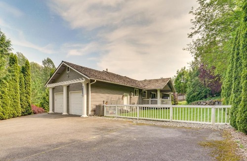 Issaquah House | 2 Mi to Lake Sammamish State Park! Modern Duplex