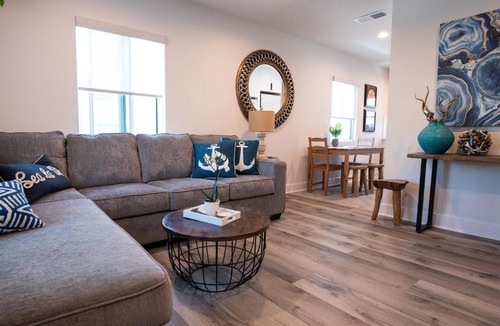 Lincoln Acres Apartment | 2 - Pet friendly 1BR Units Steps 2 Beach-Sleeps 8