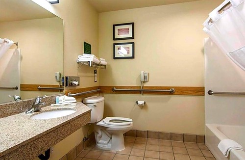 Larkspur Hotel | 2-Star Hotel ∙ Country Inn & Suites by Radisson, Bend, OR