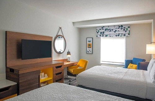 Van Nuys Hotel | 2-Star Hotel ∙ Hampton Inn & Suites Sherman Oaks
