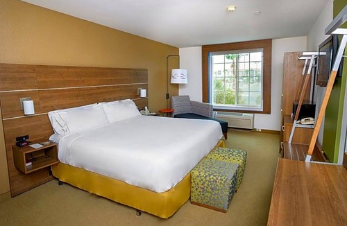Calexico Hotel | 2-Star Hotel ∙ Holiday Inn Express Calexico, an IHG Hotel