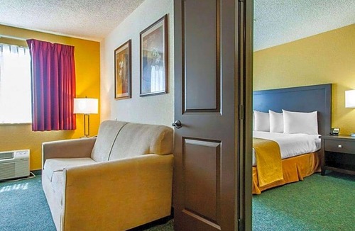 Springfield Hotel | 2-Star Hotel ∙ Quality Inn & Suites Springfield