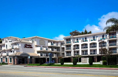 Hermosa Beach Hotel | 2-Star Hotel ∙ Hampton Inn & Suites Hermosa Beach