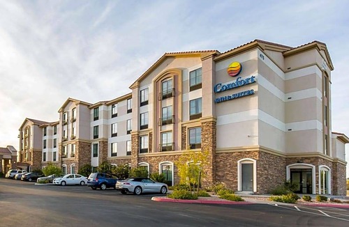 Whitney Ranch Hotel | 2-Star Hotel ∙ Comfort Inn & Suites Henderson - Las Vegas