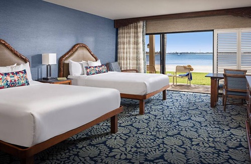 Crown Point Hotel | 2 Units Catamaran Bayfront Suite with 2 Queens | Steps to the Shore