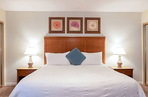 San Diego Country Estates Hotel | 2 Units | Full Kitchens | Free Parking | Pool | Balcony | Ramona area