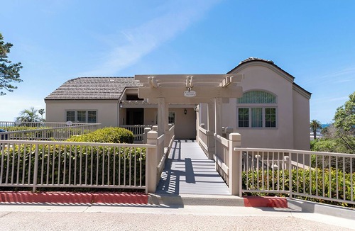 Del Mar Hotel | 2 Units | Full Kitchen | Balcony | Free Parking | Steps from Del Mar Beach