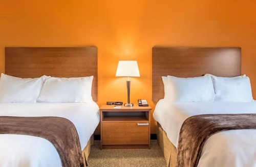 Pasco Hotel | 2 Units | Spacious Stays | w/Kitchenettes