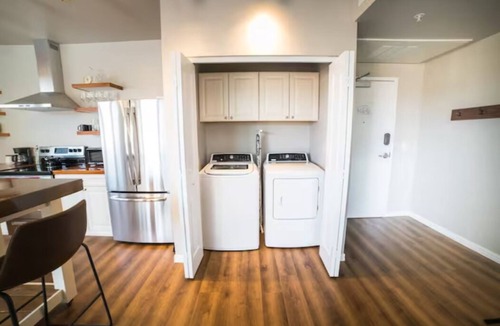 Southside Apartment | 201The Lofts, by Flagtown, 2 bed 2 bath with community hot tub