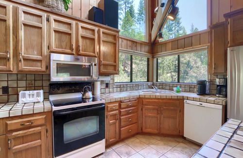 North Wawona Cabin | (20A) Summit House - The Redwoods in Yosemite