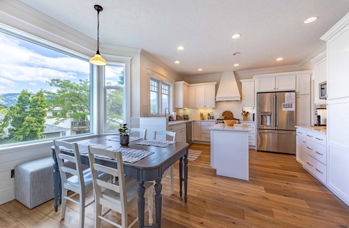 Hood River House | 285 m² House ∙ 4 bedrooms ∙ 8 guests