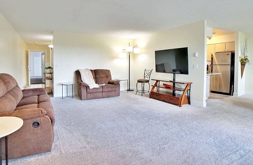 Cliff - Cannon Condo | 2BD/2BA Condo. 10 min walk to Sacred Heart Hosp
