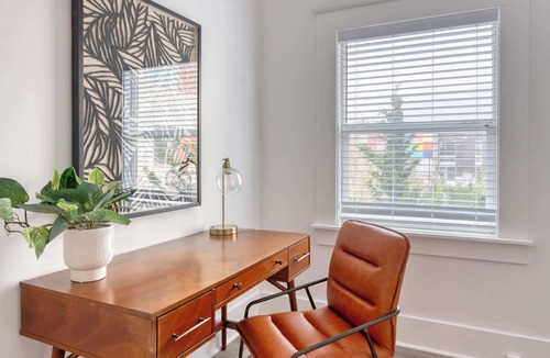 King House | 2BR/1BA Portland Soul Lounge Walkable Retreat