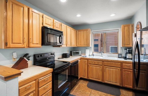 Incline Village Condo | 2BR/2BA Incline Village Condo | Hot Tub & Balcony