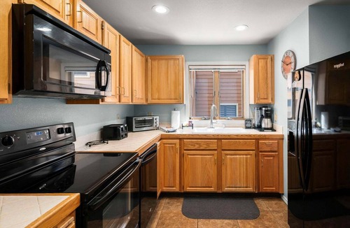Incline Village Condo | 2BR/2BA Incline Village Condo | Hot Tub & Balcony