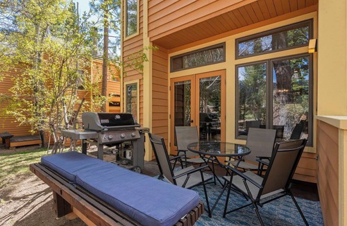 Incline Village Condo | 2BR/2BA Incline Village Condo | Hot Tub & Balcony