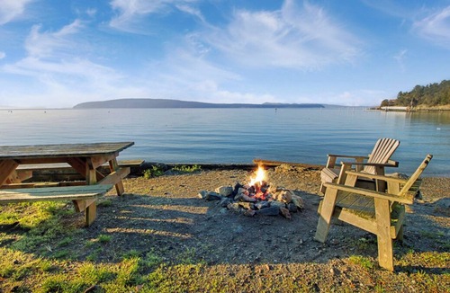 West Beach Cabin | 2BR Beachfront Cabin on epic west-facing beach beach with sunsets!