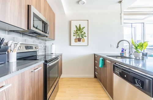West Bellevue Apartment | 2BR | Gym, Lounge | Bellevue | Sophari Downtown F