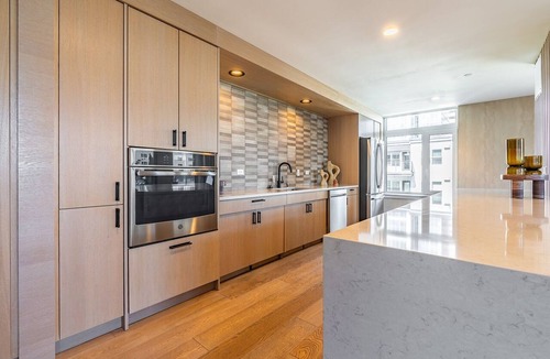 West Bellevue Apartment | 2BR | Gym, Lounge | Bellevue | Sophari Downtown F
