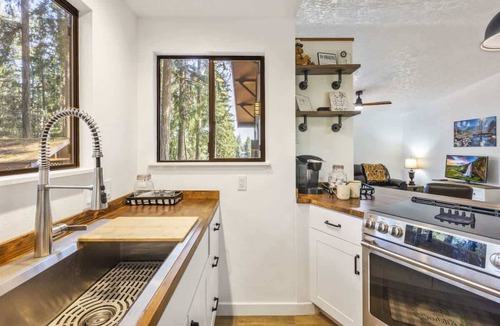 Lakebay Cottage | 2BR Lakefront Cottage | Fireplace | Quiet Retreat