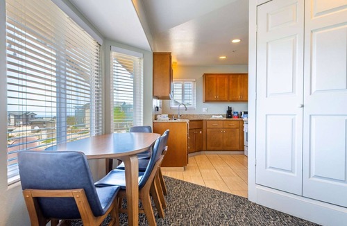 Marina Condo | 2x 2BR in Beach Resort with Pool, Hot Tub, Firepit