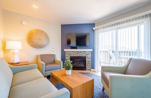Marina Condo | 2x 2BR in Beach Resort with Pool, Hot Tub, Firepit