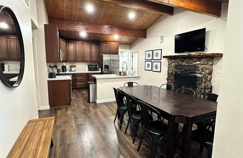 Arrowbear Lake Cabin | 3-bedroom cabin in amazing Running Springs with cozy vibes
