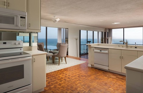 North Pacific Beach Condo | 3-Bedroom Capri by the Sea Ocean View Penthouse at Beautiful Pacific Beach