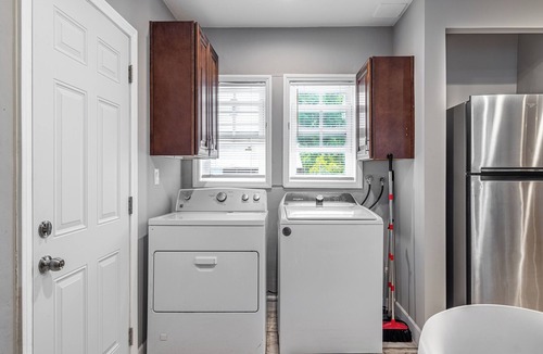 South San Gabriel House | 3-bedroom house in marvelous Rosemead with cool AC breeze