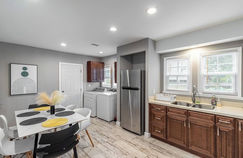 South San Gabriel House | 3-bedroom house in marvelous Rosemead with cool AC breeze