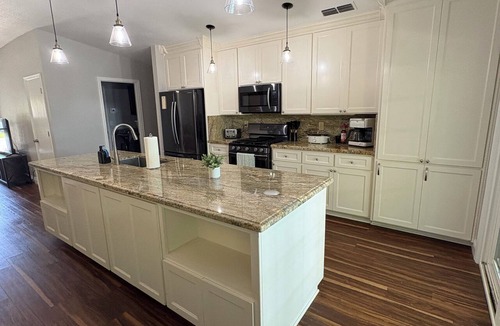 Yuba City House | 3-bedroom house with Pool in Yuba City with AC for relaxing stays