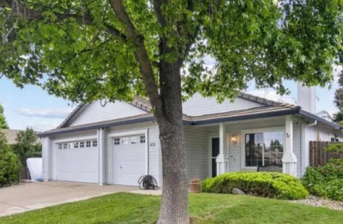 Yuba City House | 3-bedroom house with Pool in Yuba City with AC for relaxing stays